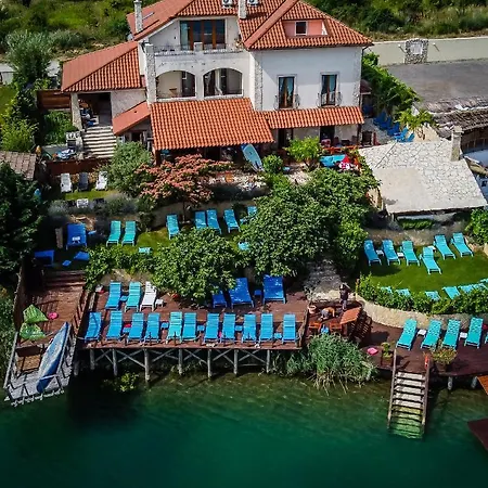 Wellness Fuerst Apartment Dunajska Luzna