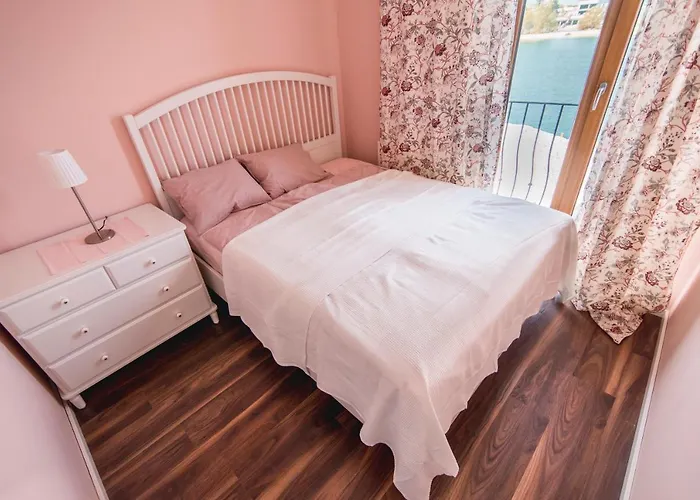 Wellness Fuerst Апартаменты Dunajska Luzna